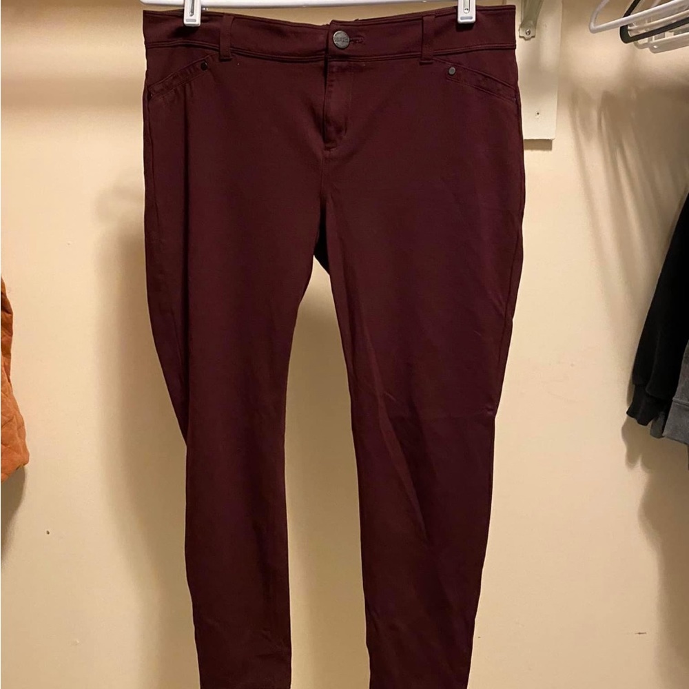 Maurice’s size LR stretchy work pants with rear pockets